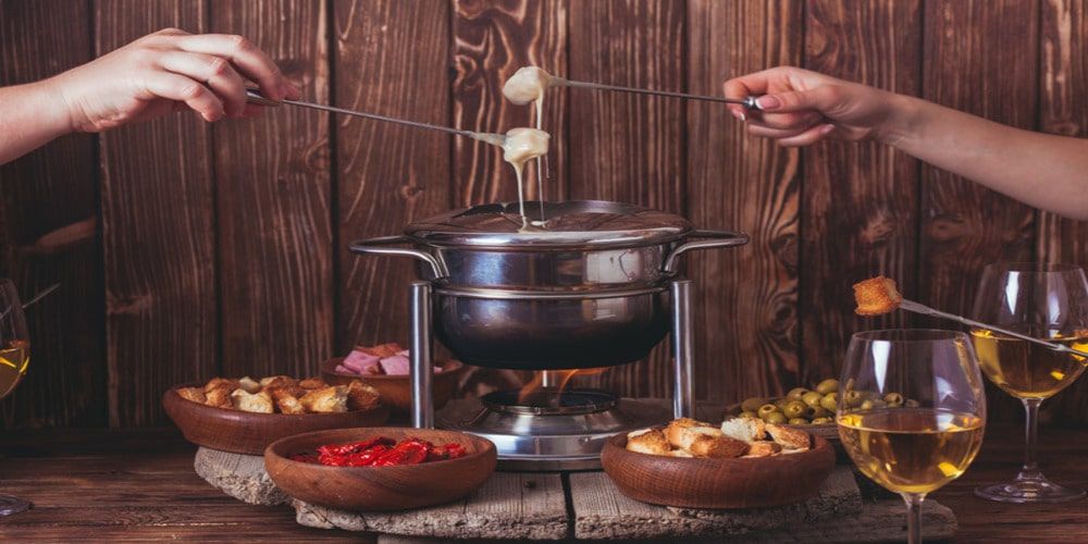 The fondue, a classic winter Italian dish 